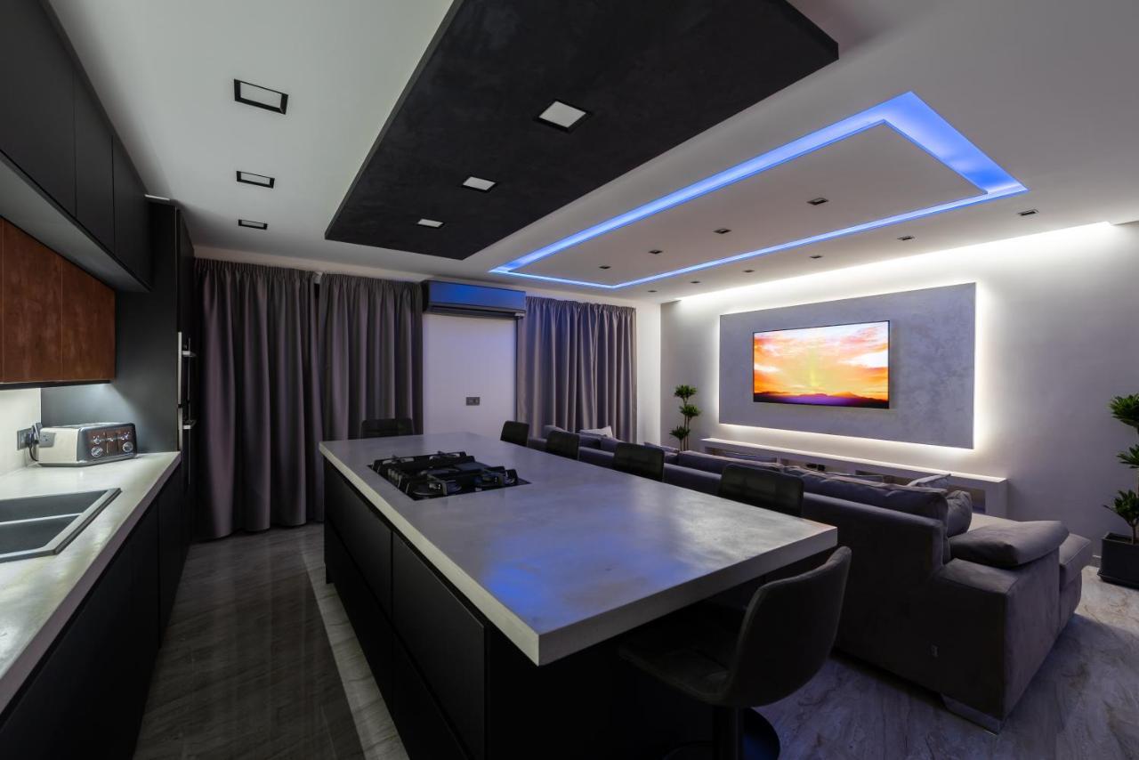 Luxury 2 Bed Apartment In The Heart Of St Julians سانت جوليان المظهر الخارجي الصورة