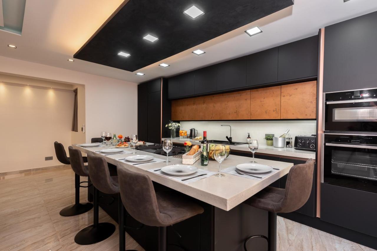 Luxury 2 Bed Apartment In The Heart Of St Julians سانت جوليان المظهر الخارجي الصورة