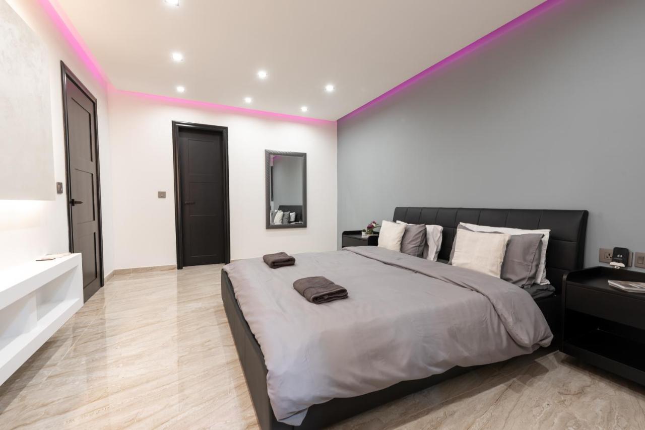 Luxury 2 Bed Apartment In The Heart Of St Julians سانت جوليان المظهر الخارجي الصورة
