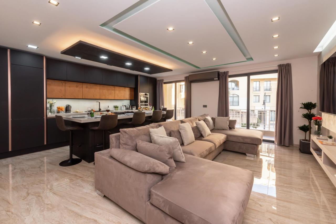 Luxury 2 Bed Apartment In The Heart Of St Julians سانت جوليان المظهر الخارجي الصورة