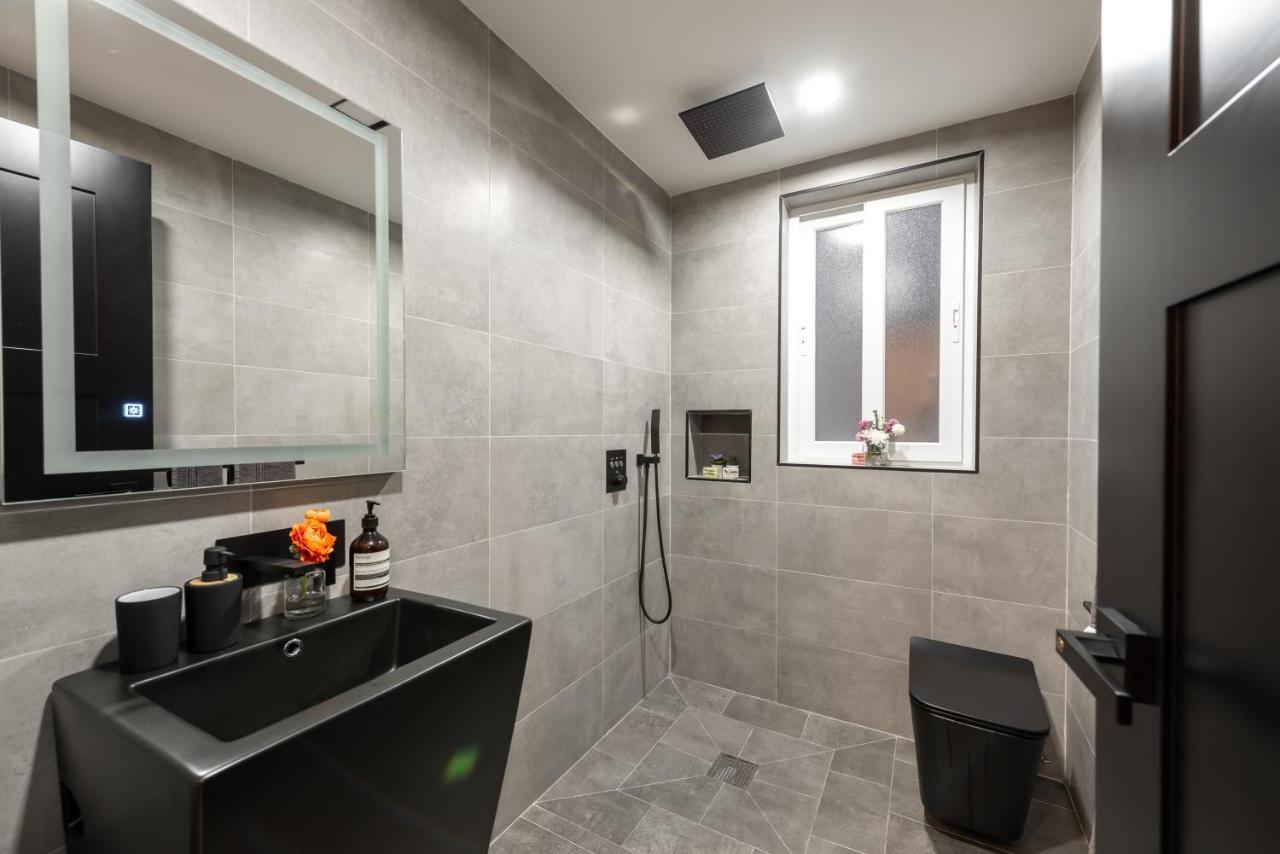Luxury 2 Bed Apartment In The Heart Of St Julians سانت جوليان المظهر الخارجي الصورة