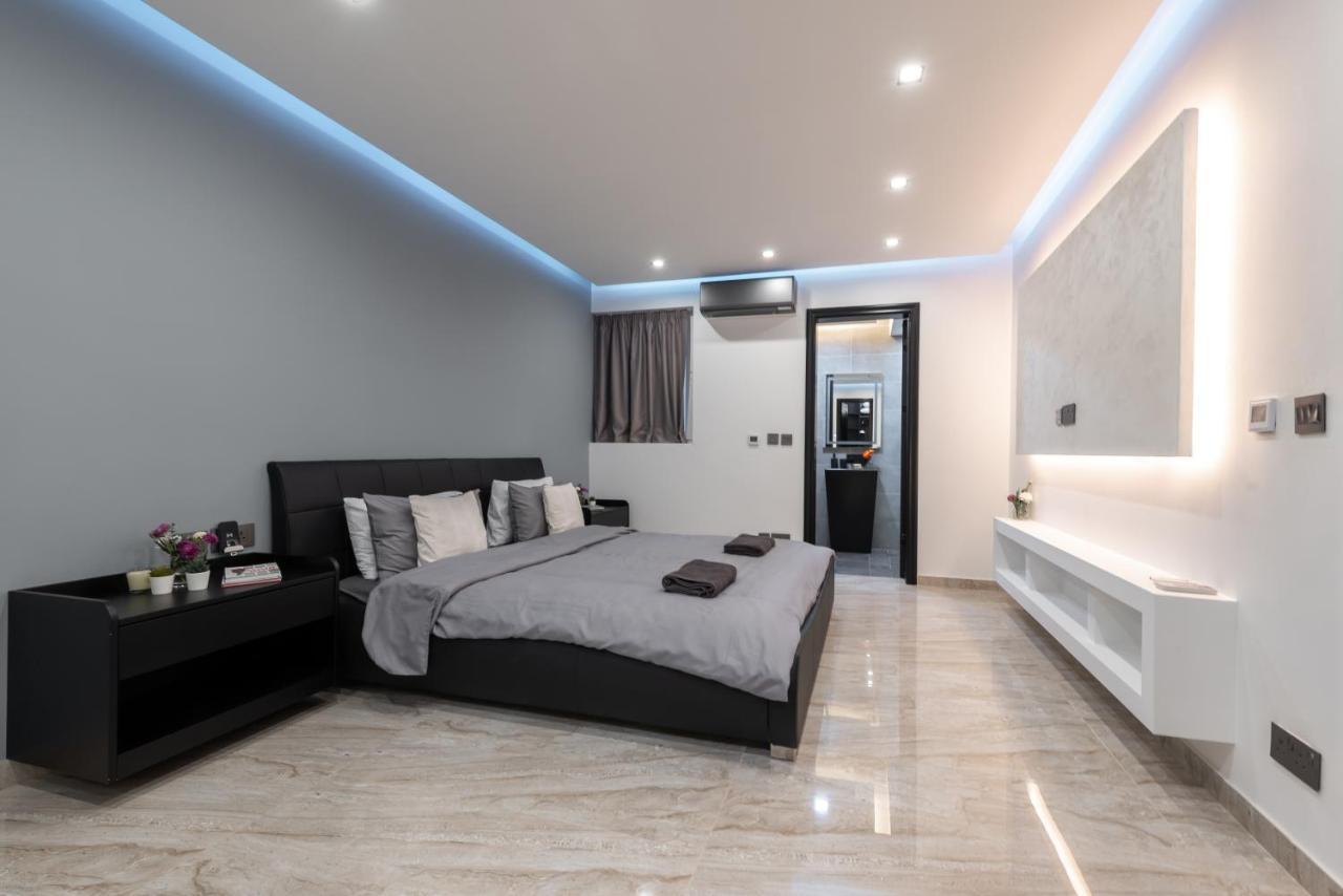 Luxury 2 Bed Apartment In The Heart Of St Julians سانت جوليان المظهر الخارجي الصورة