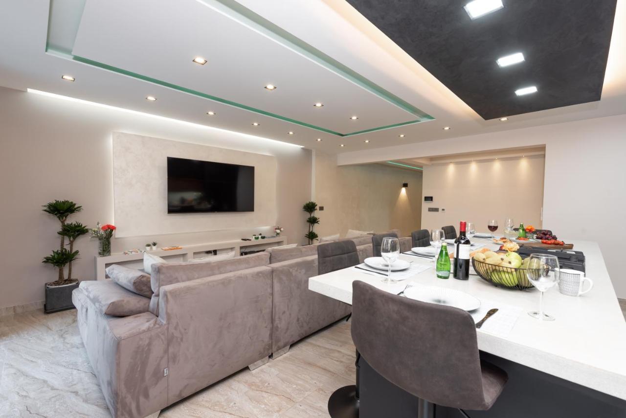 Luxury 2 Bed Apartment In The Heart Of St Julians سانت جوليان المظهر الخارجي الصورة